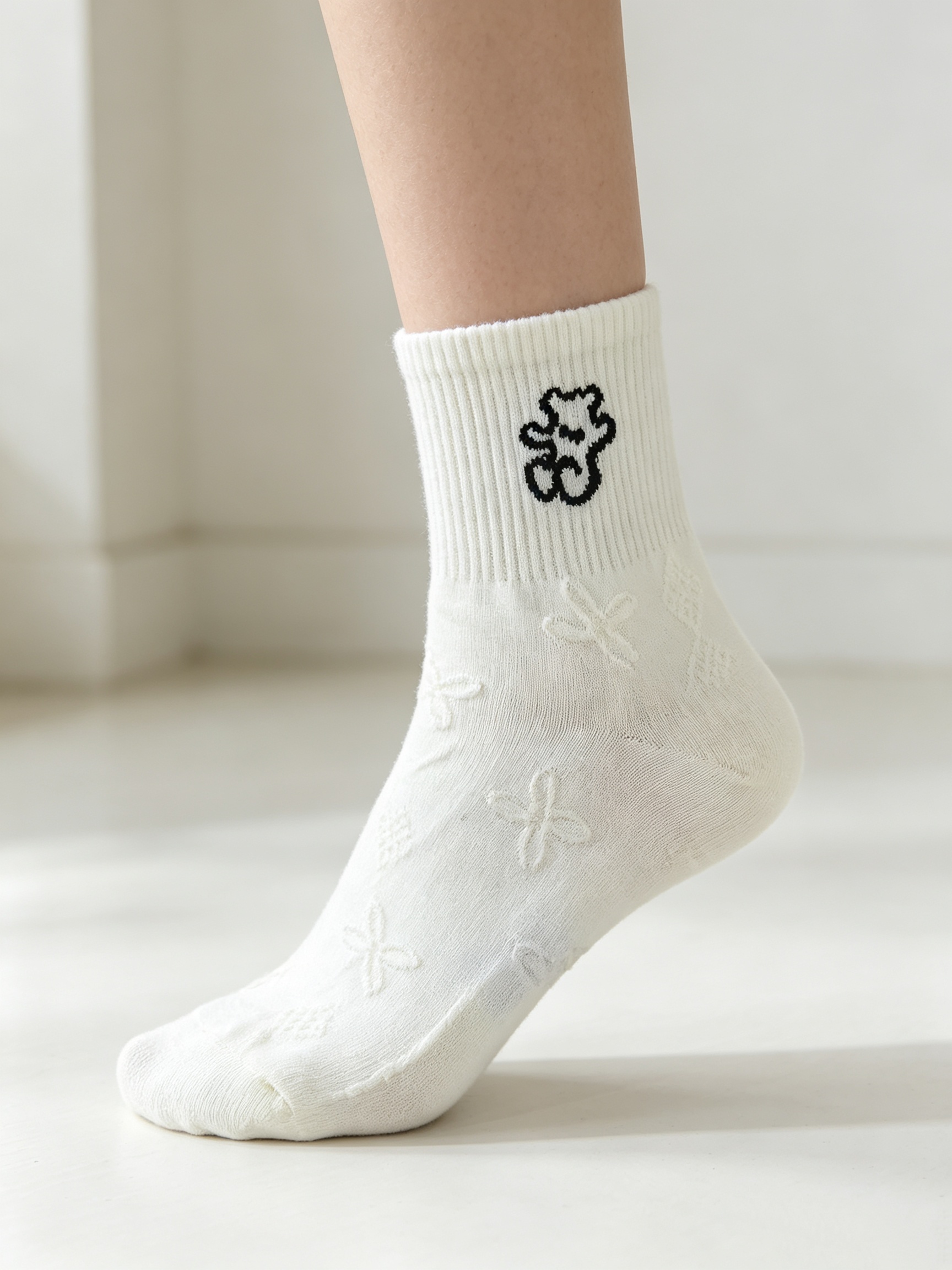 Women’s Textured Floral Crew Socks - Image 3